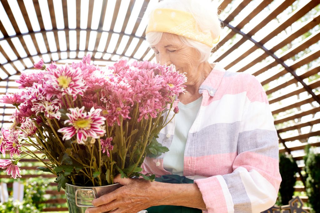 If You Cant Smell This, You May Be at Risk of Alzheimers, Study Says Best – Best Life