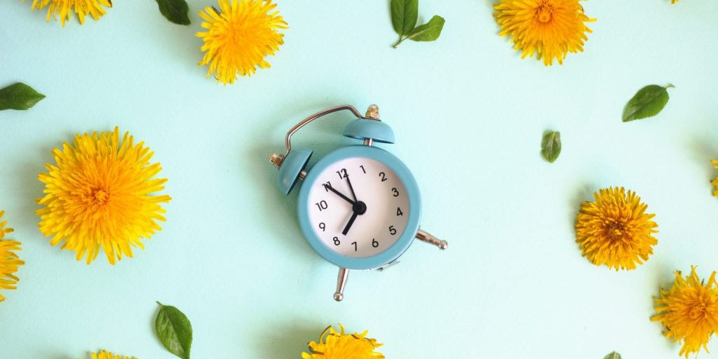 Study: Waking Up One Hour Earlier Reduces Depression Risk by 23 Percent – Real Simple